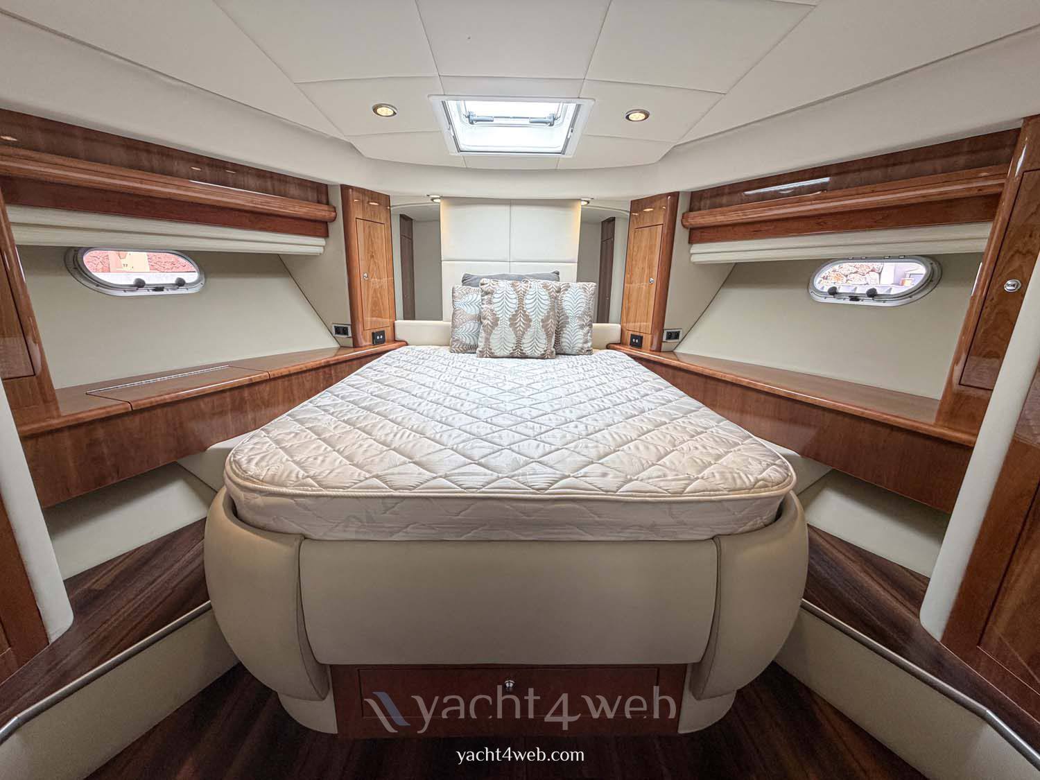 Riviera 5800 sport yacht Motoryacht usato