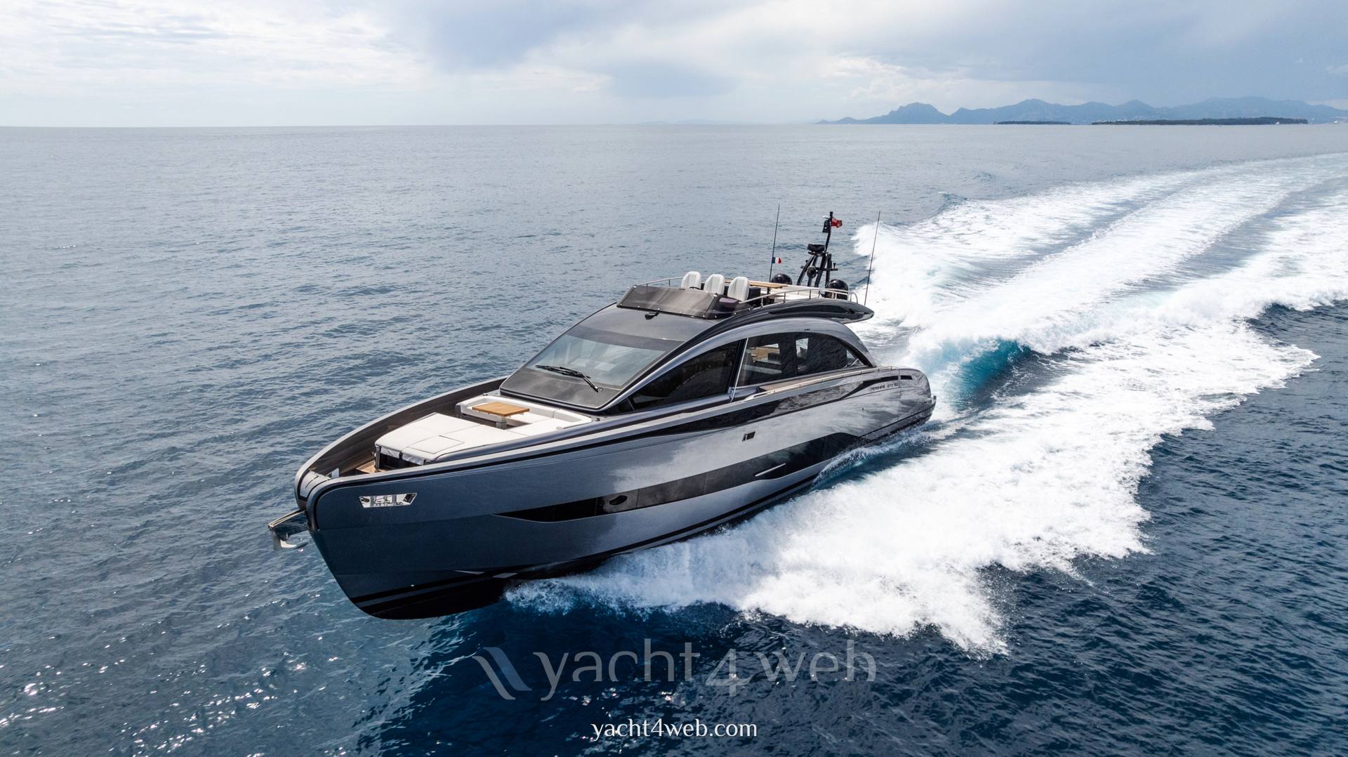 Pershing Gtx70 usato