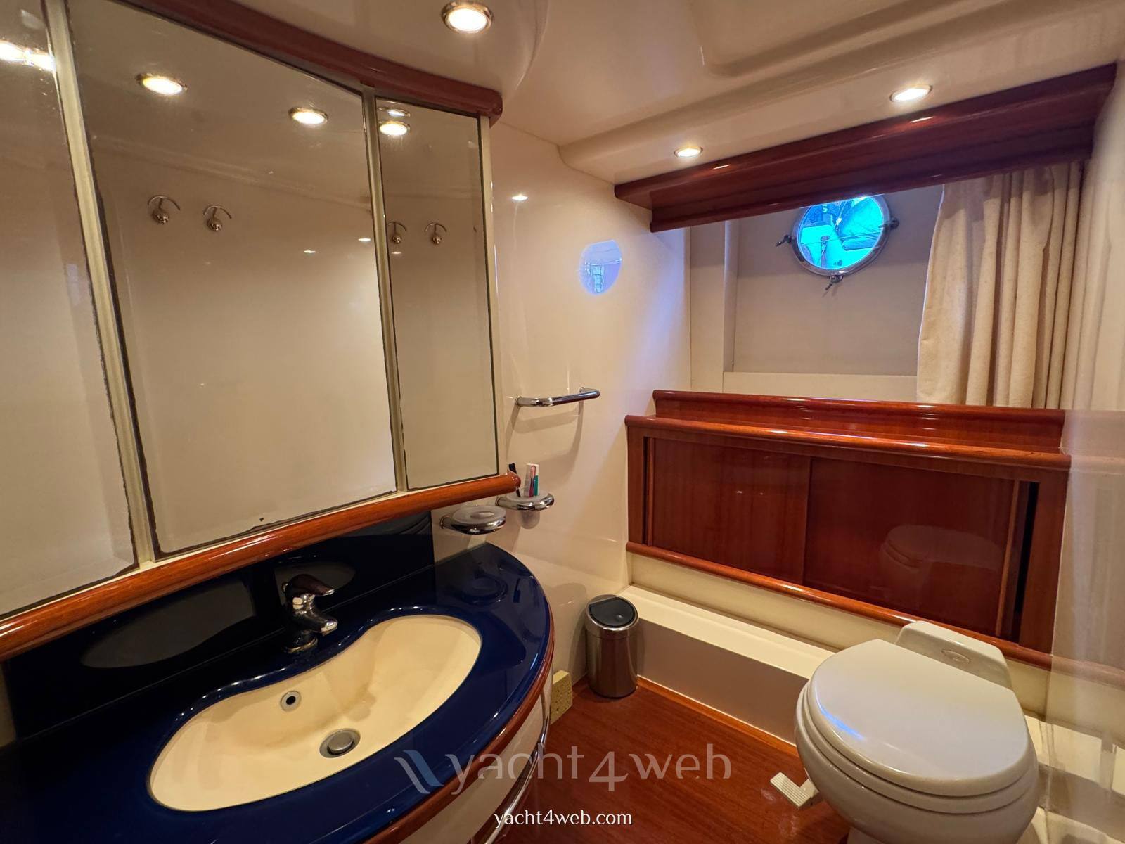 Azimut 62 fly fotografia