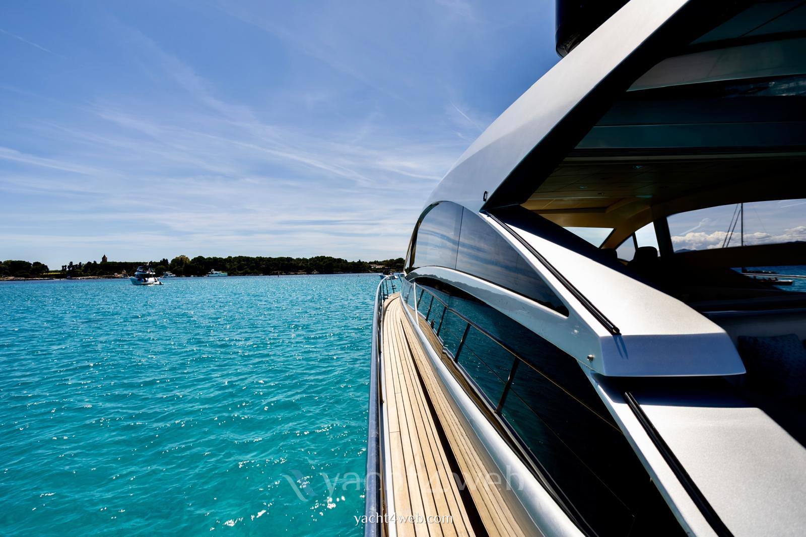 Pershing 64