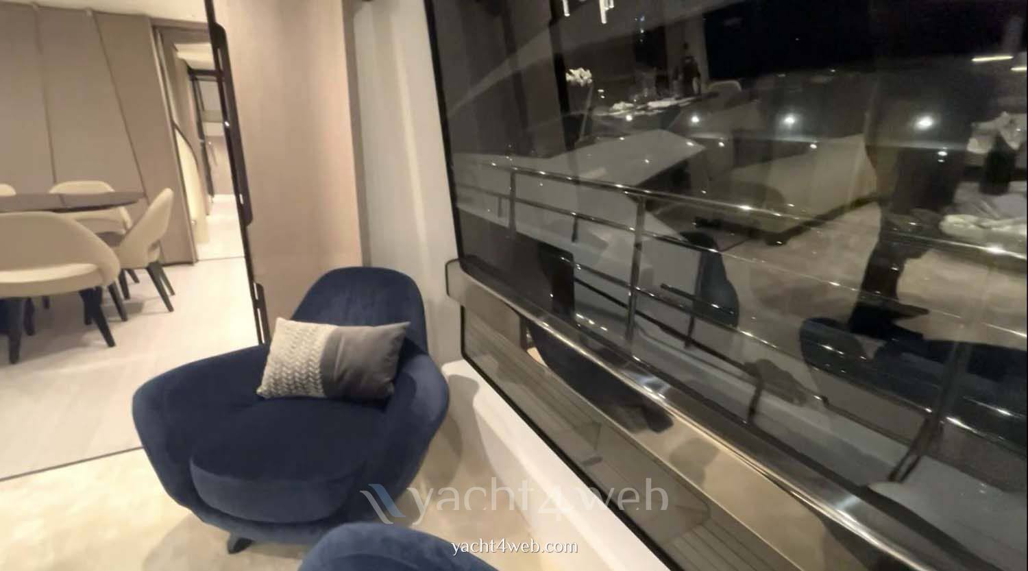 Azimut 27 grande metri