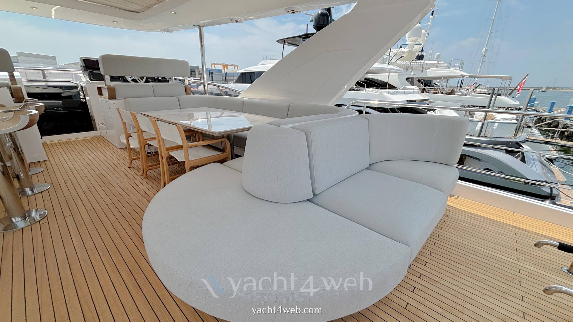 Azimut 27 grande metri fotografia