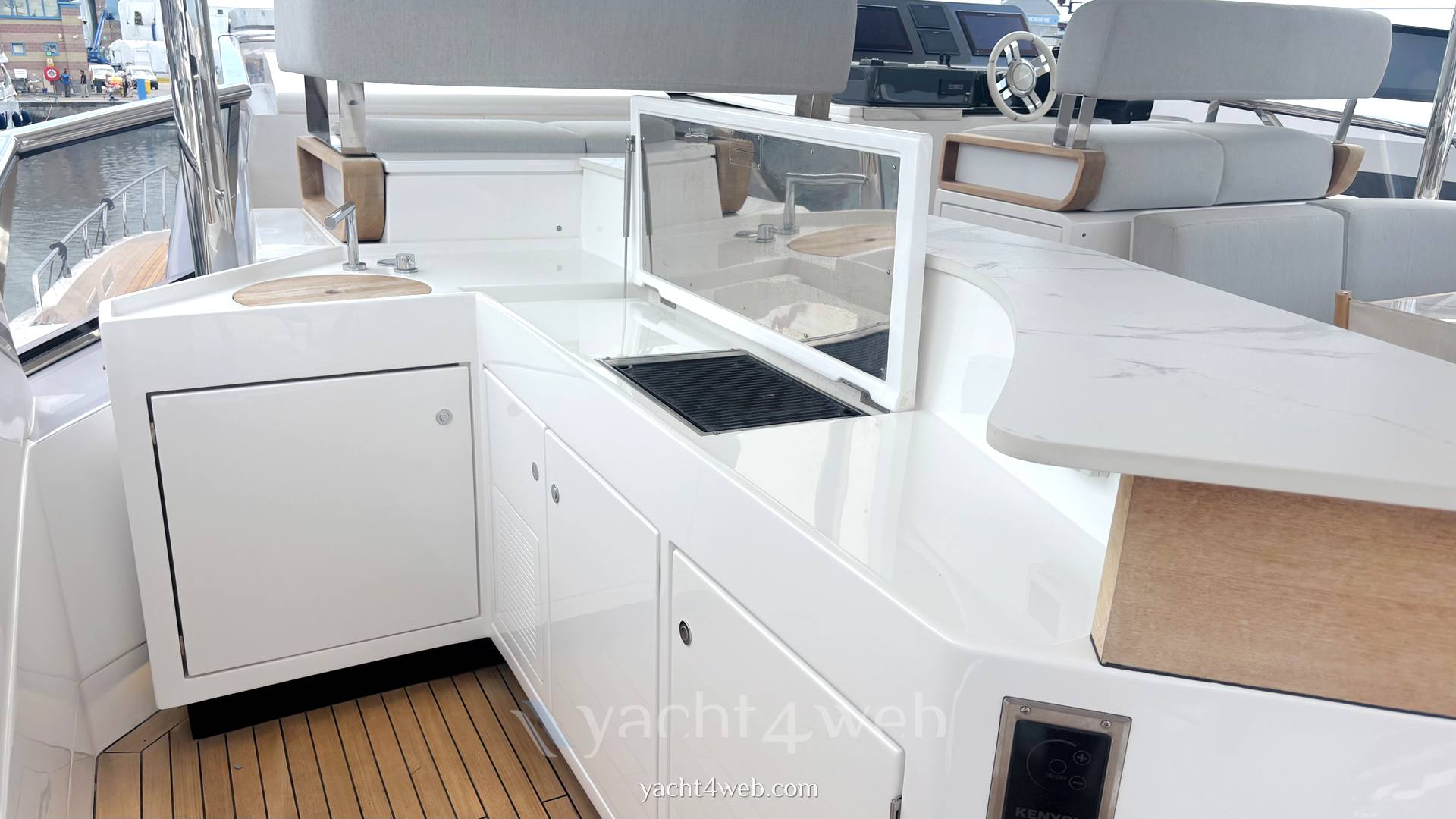 Azimut 27 grande metri