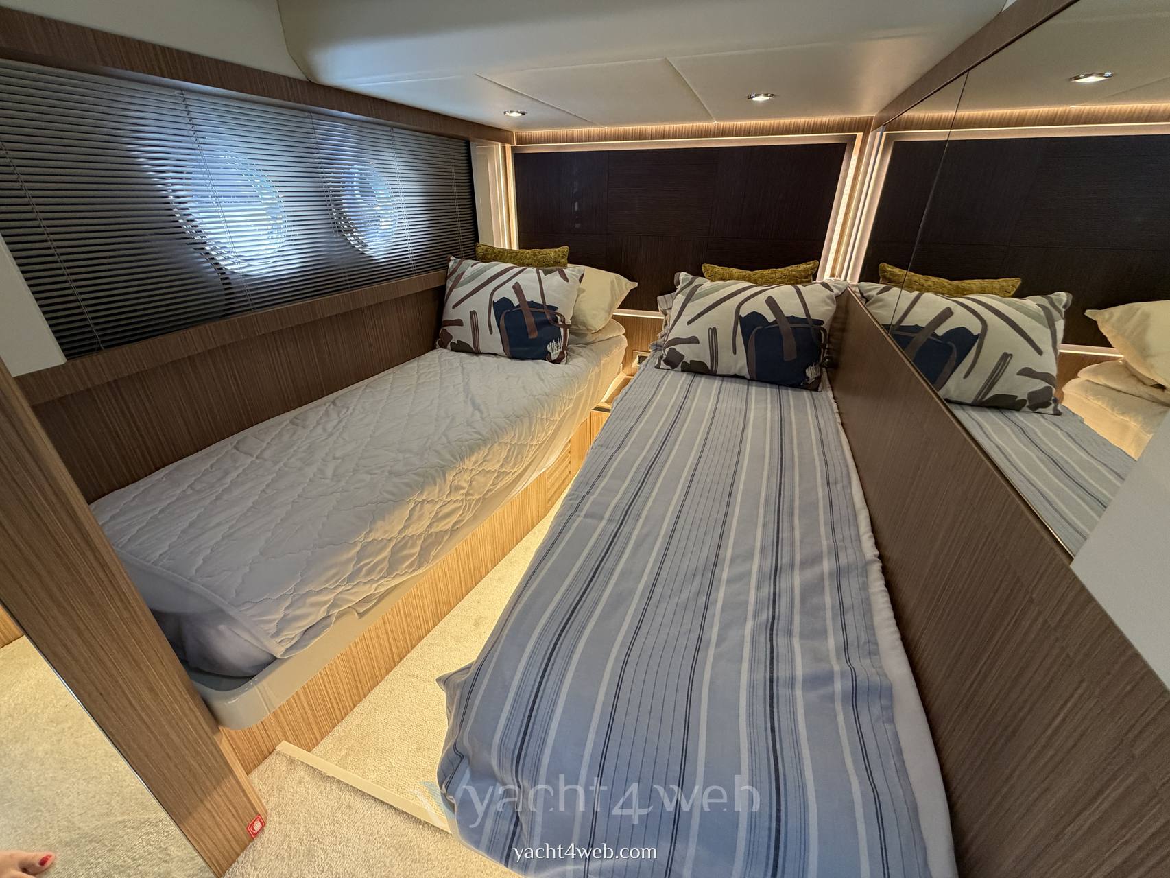 Absolute 52 fly Motoryacht