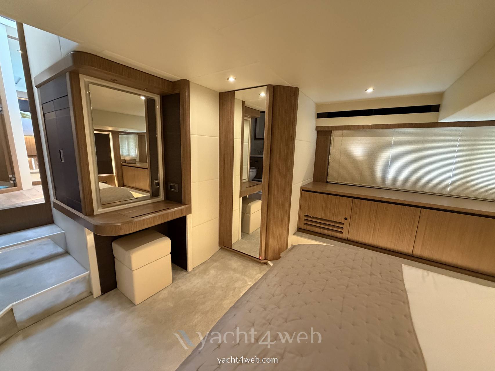 Absolute 52 fly Motoryacht usato