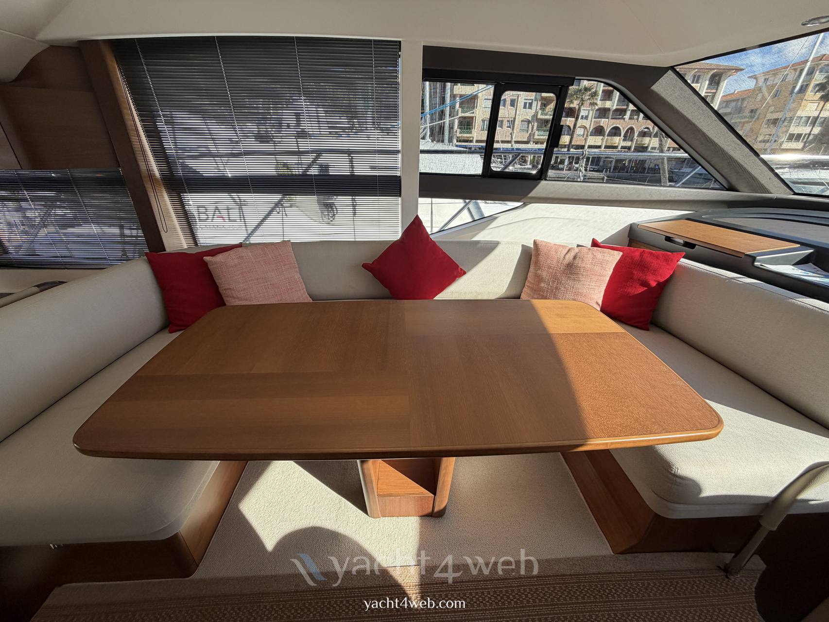 Princess yachts F49 fotografia