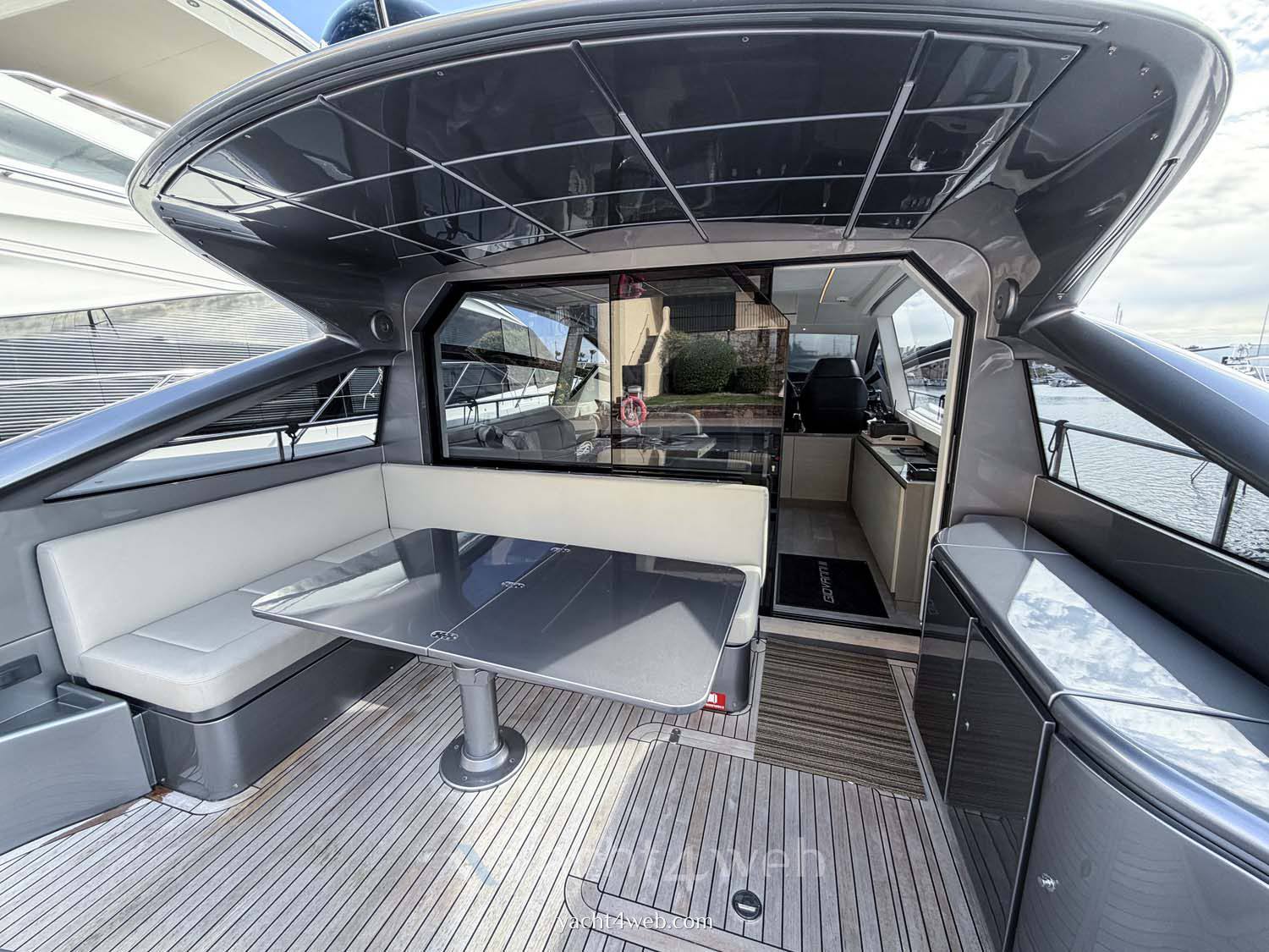 Pershing 62 barca a motore