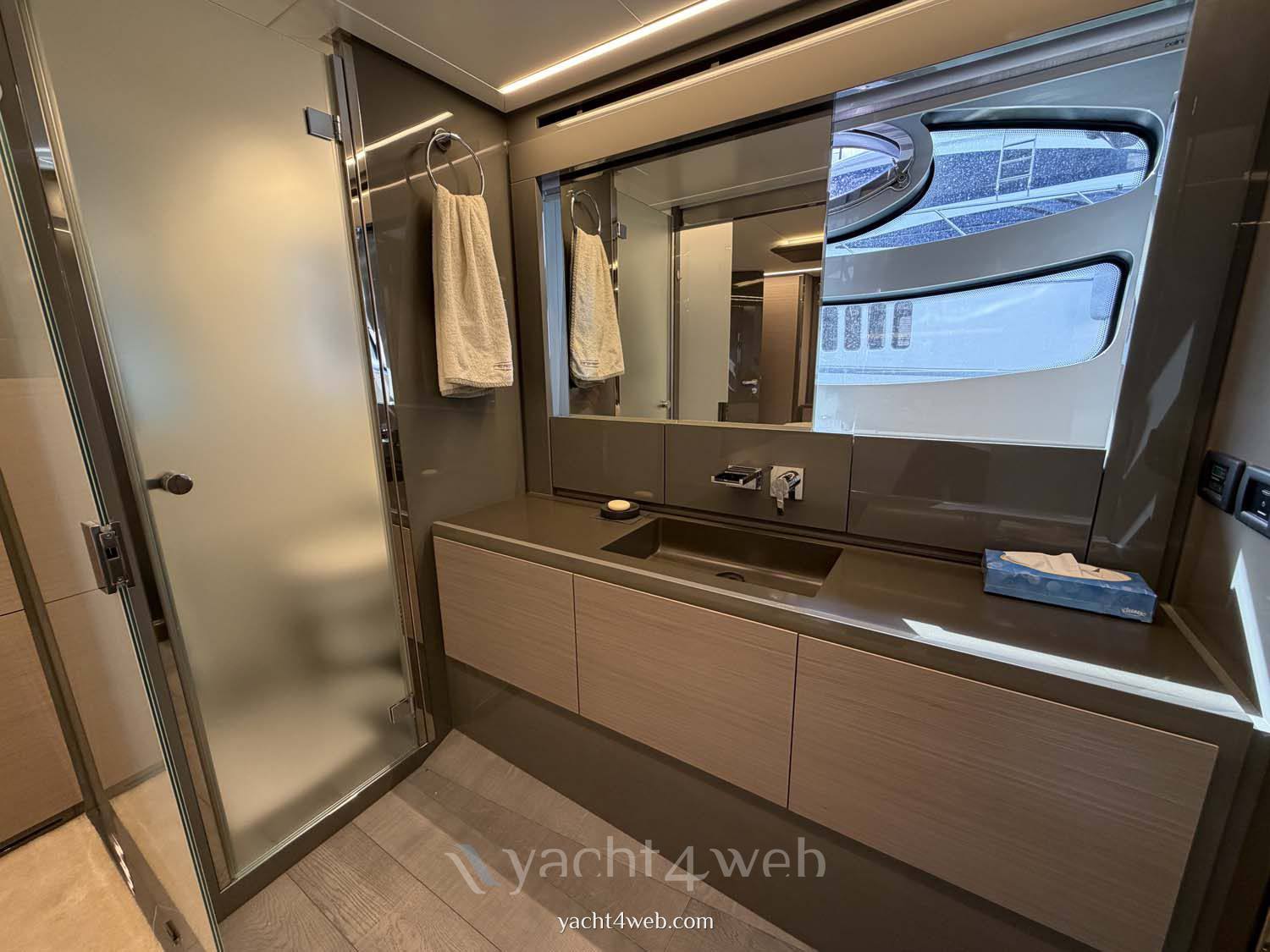 Pershing 62 barca a motore