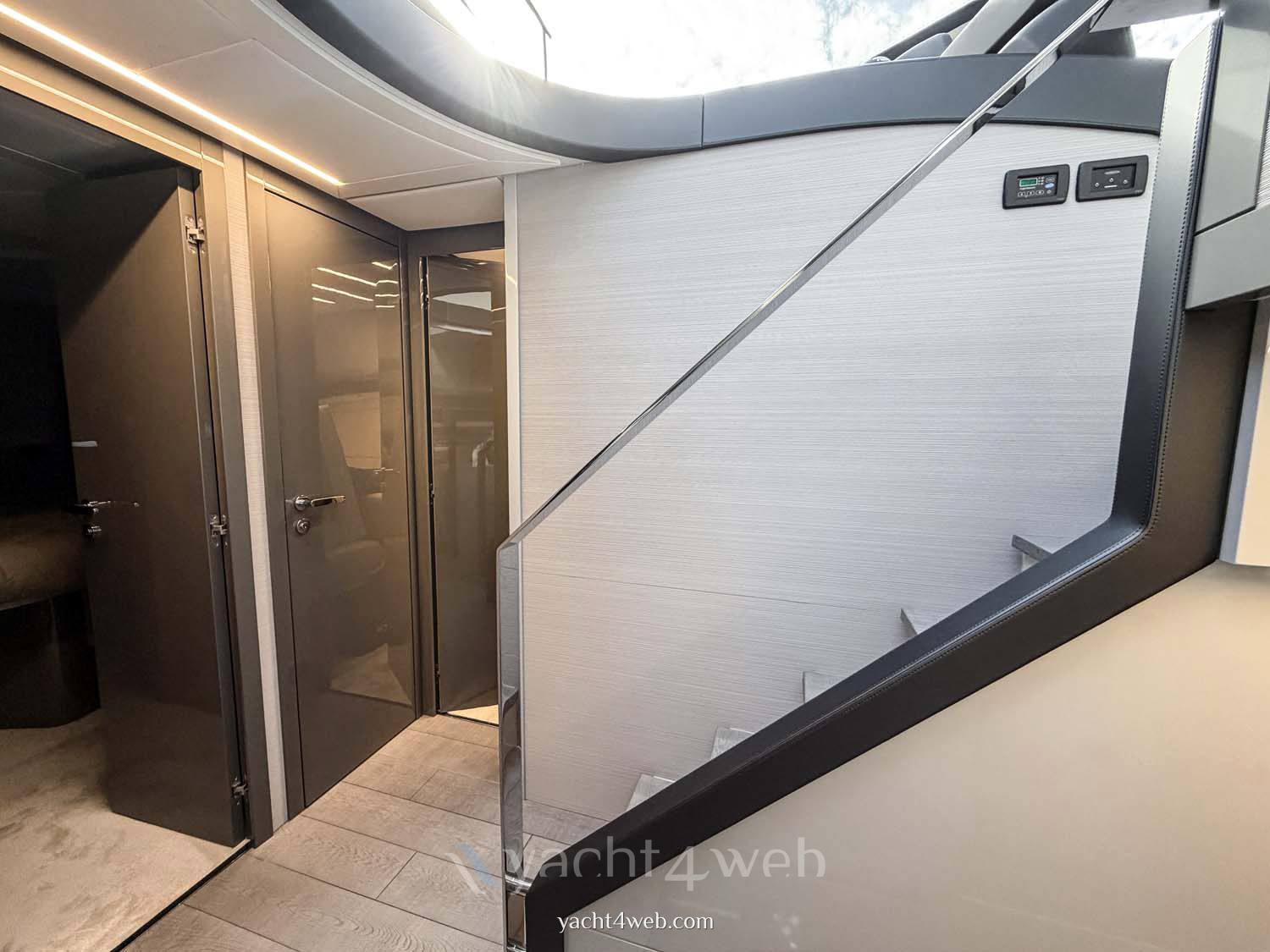 Pershing 62 Motoryacht usato