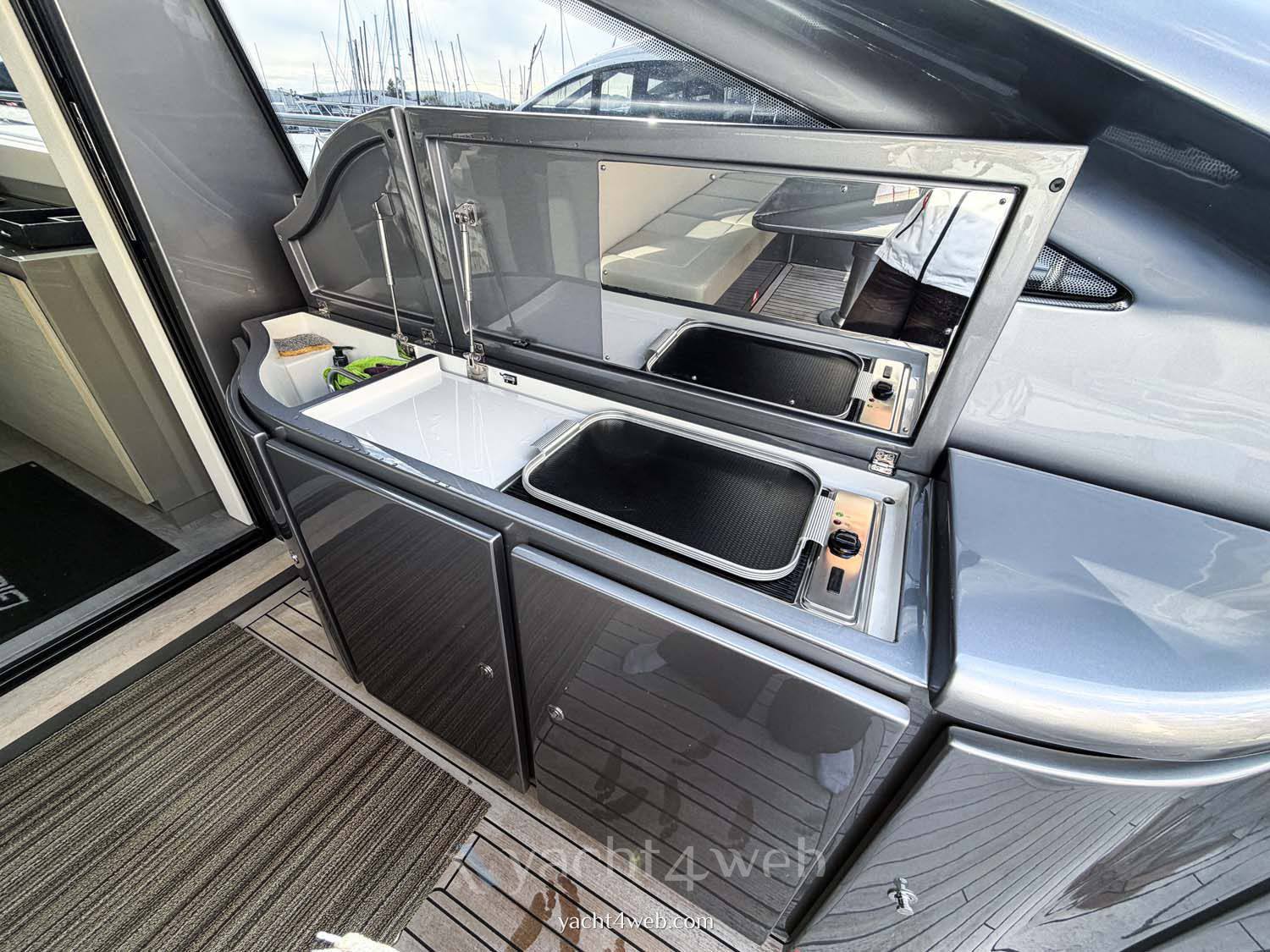 Pershing 62