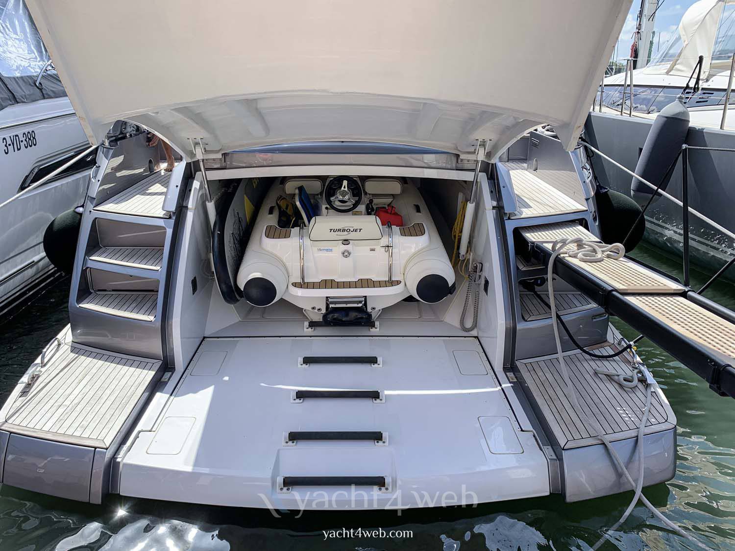 Pershing 62 0