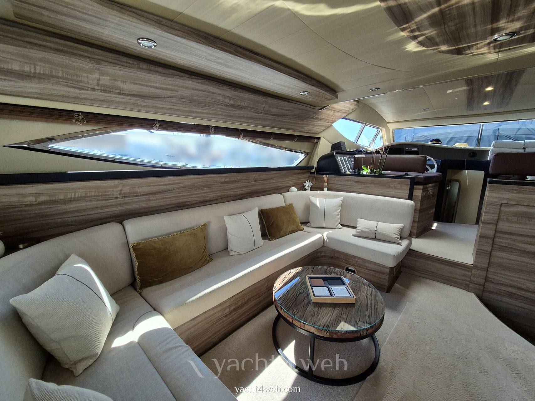 Ferretti yachts 620 barca a motore