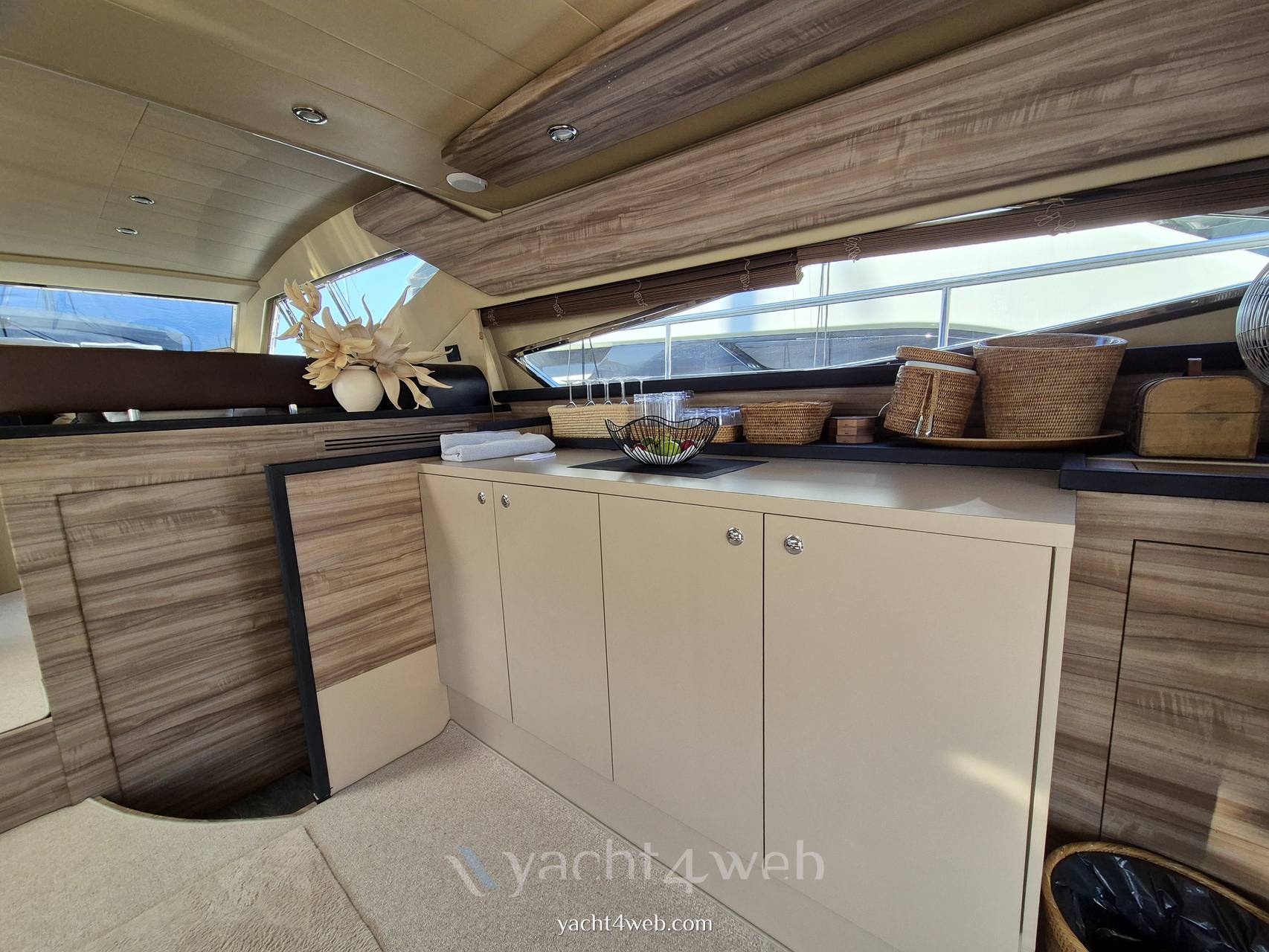 Ferretti yachts 620 0