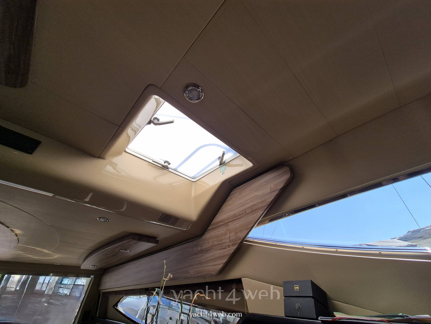 Ferretti yachts 620 barca a motore