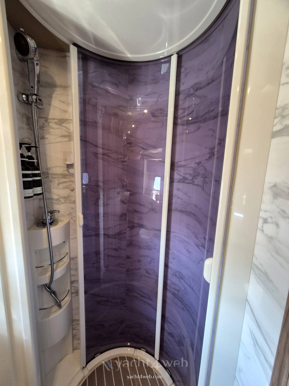 Ferretti yachts 620