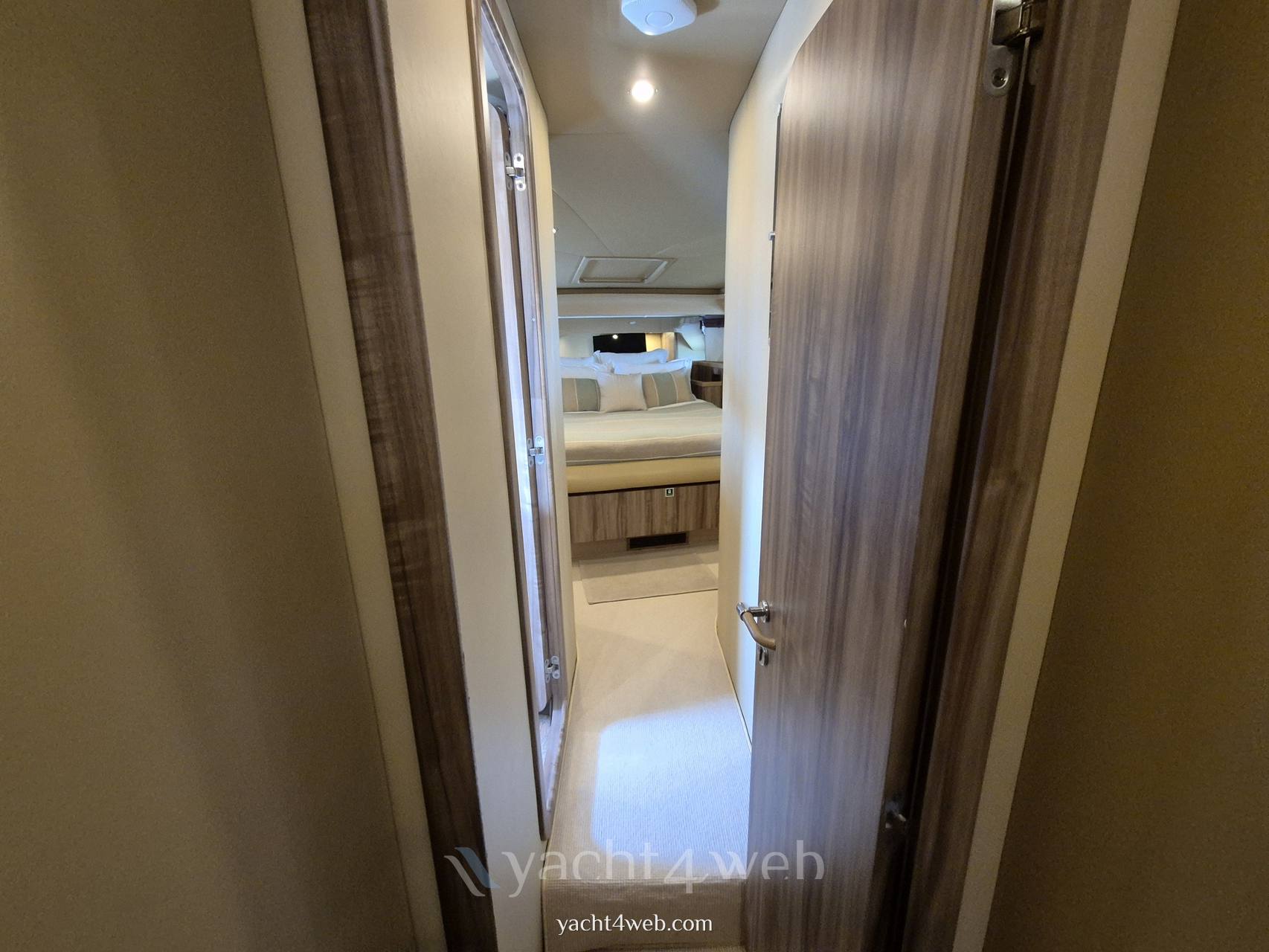 Ferretti yachts 620 usato