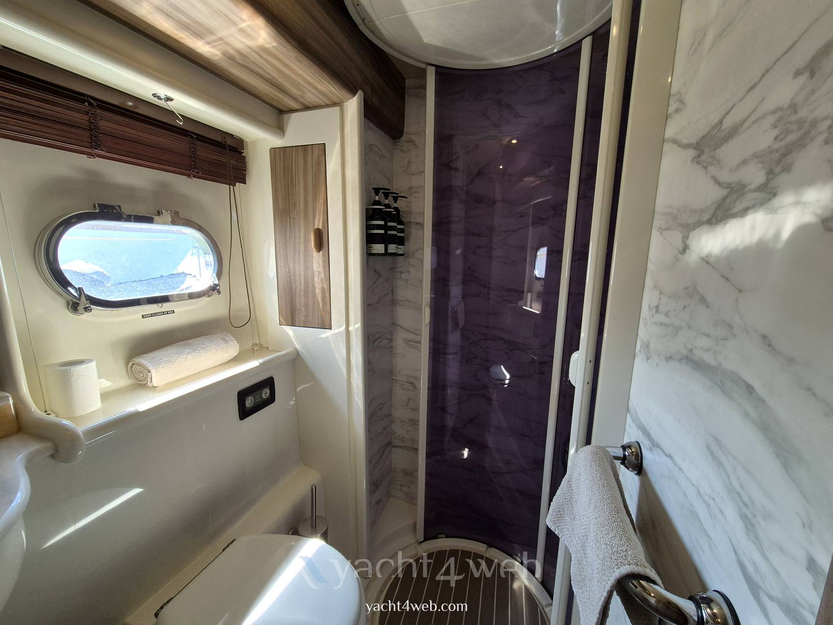 Ferretti yachts 620 barca a motore
