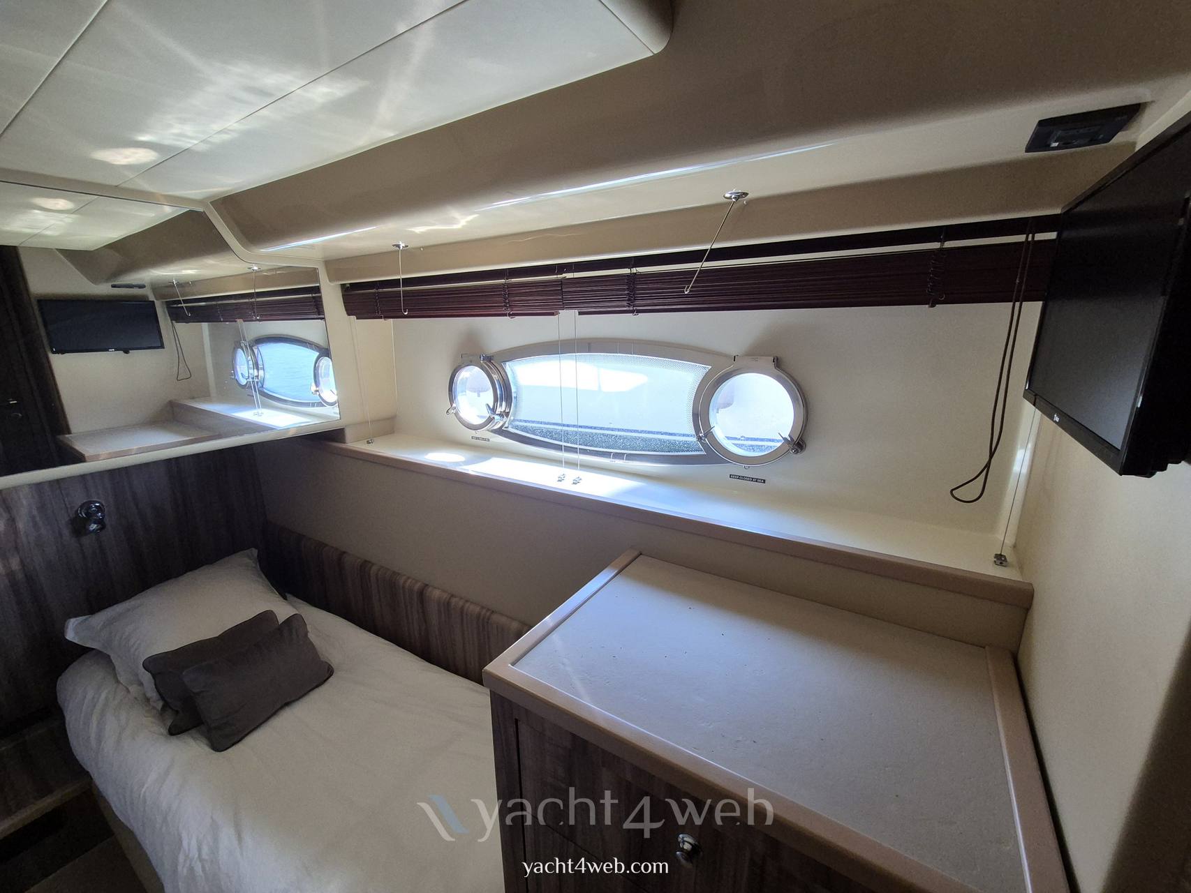 Ferretti yachts 620 barca a motore