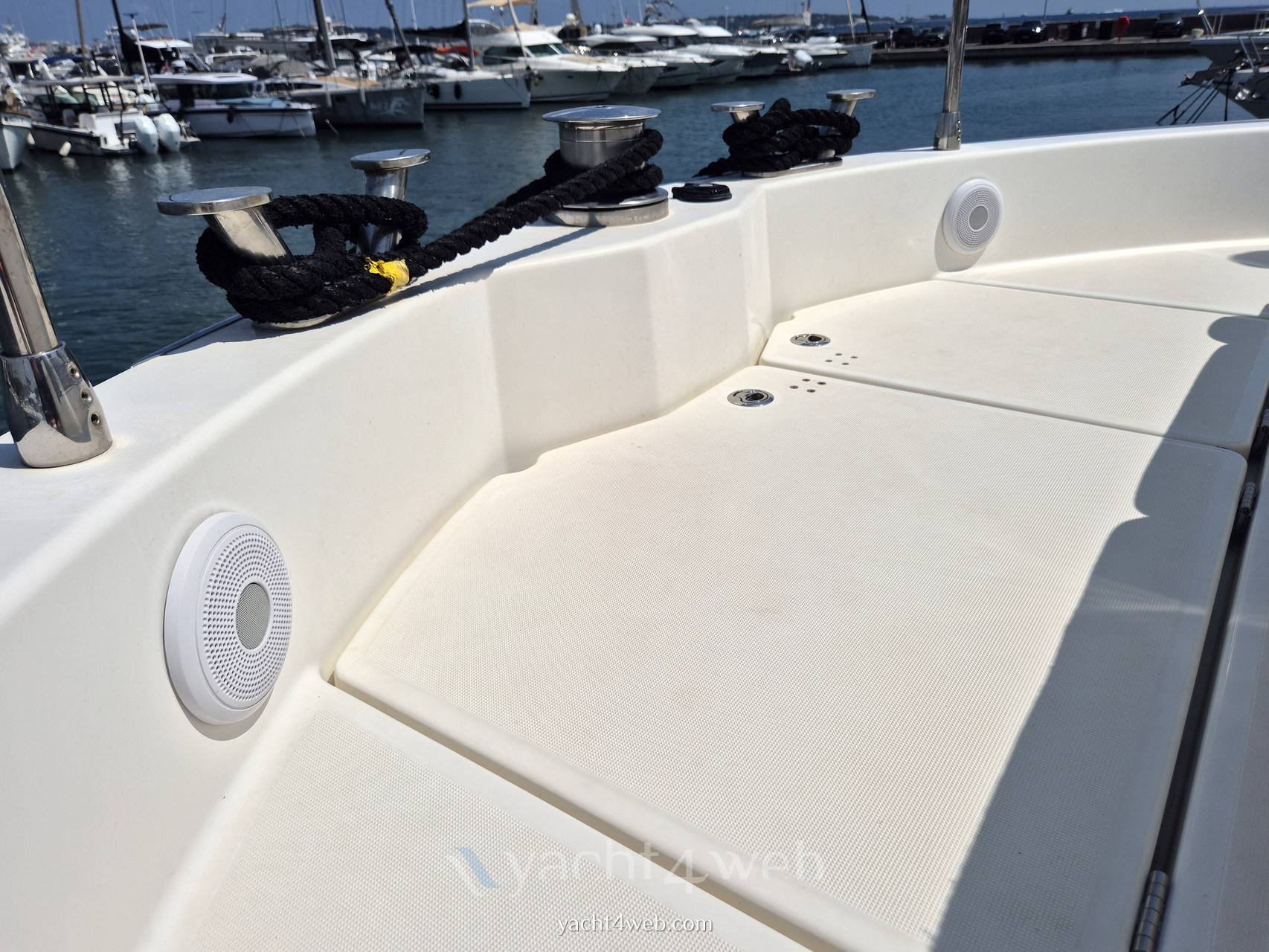 Beneteau Grand trawler 62 используется