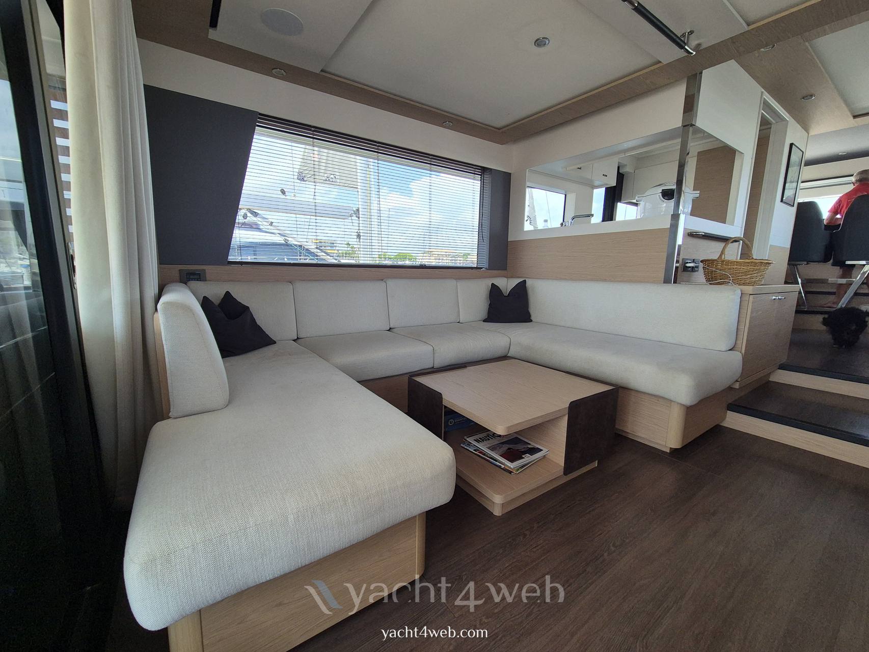 Beneteau Grand trawler 62 Boat используется для продажи