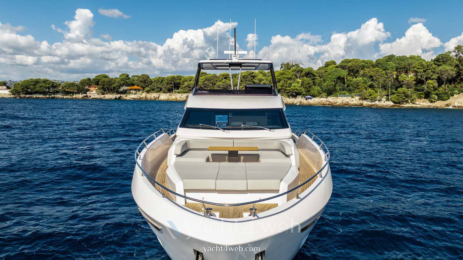 Ferretti yachts 800 Iate a motor