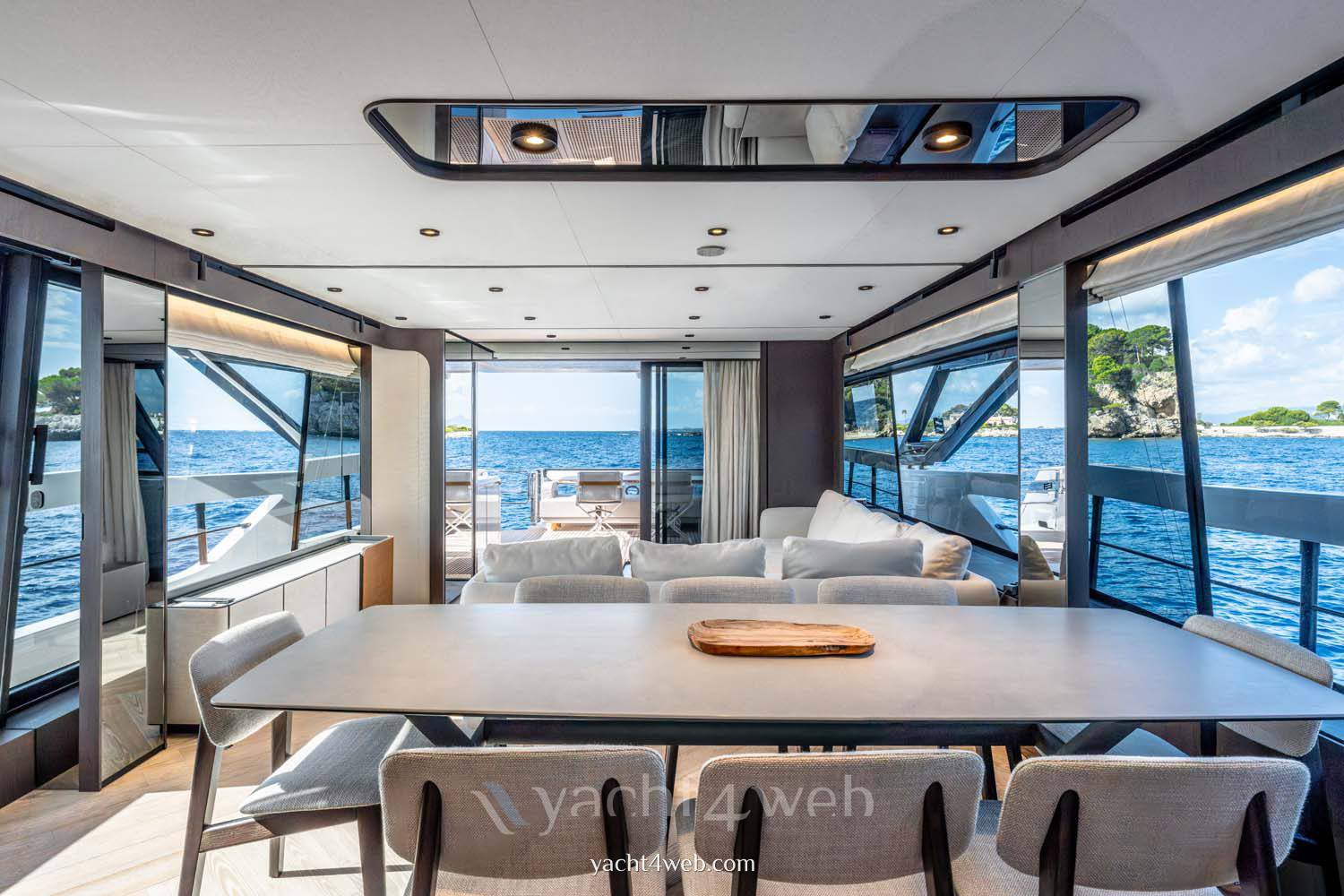 Ferretti yachts 800