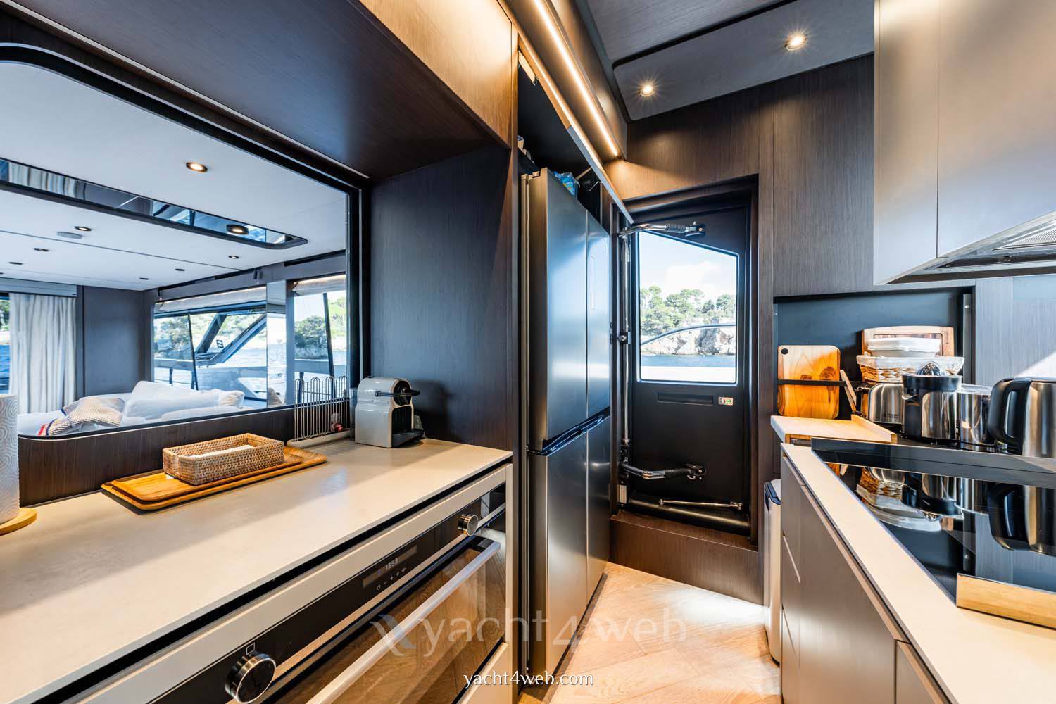 Ferretti yachts 800 Barco a motor usado para venda