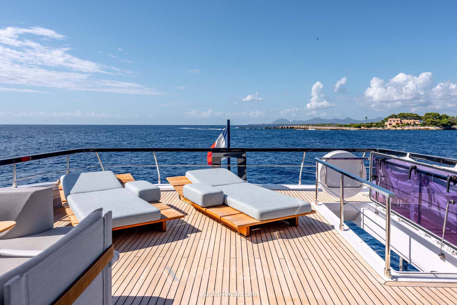 Ferretti yachts 800 barco a motor
