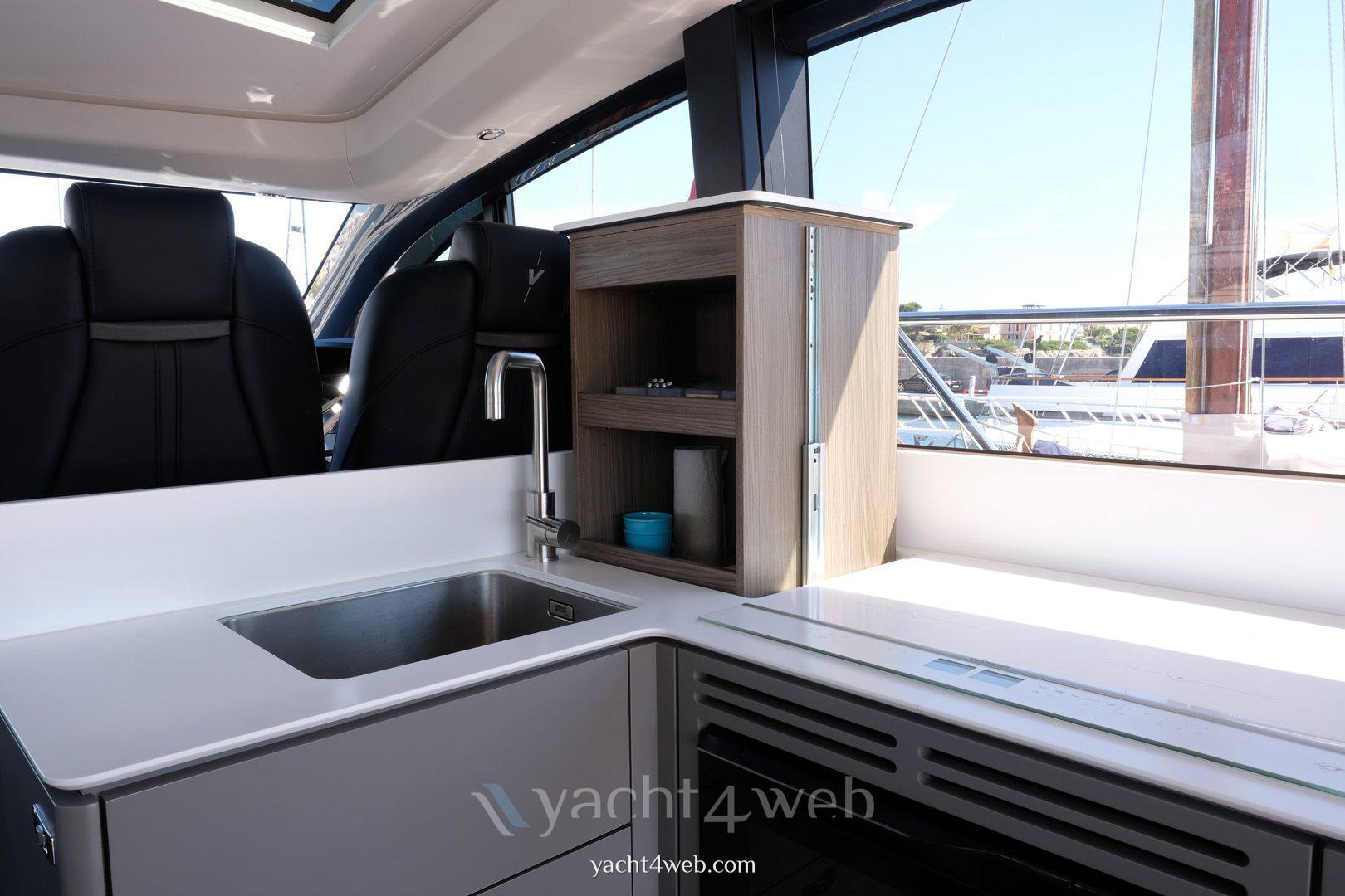 Princess yachts V55 barca a motore