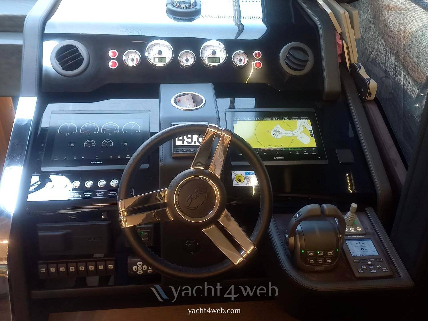 Cranchi E52f