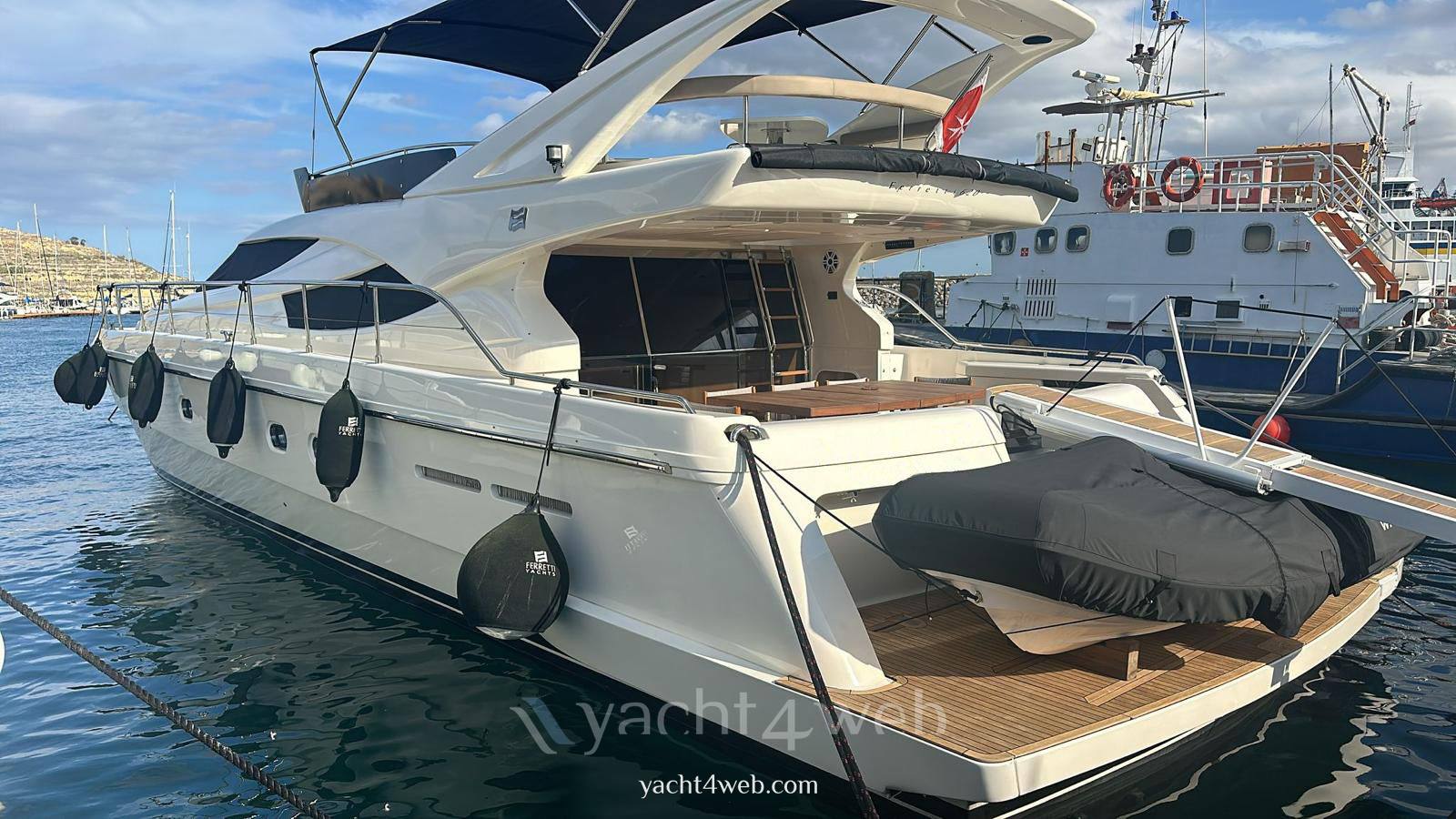 Ferretti yachts 620