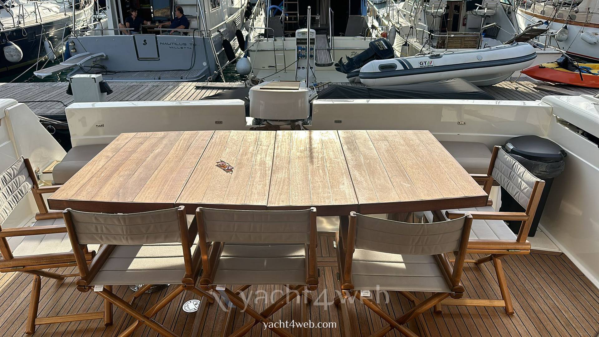 Ferretti yachts 620
