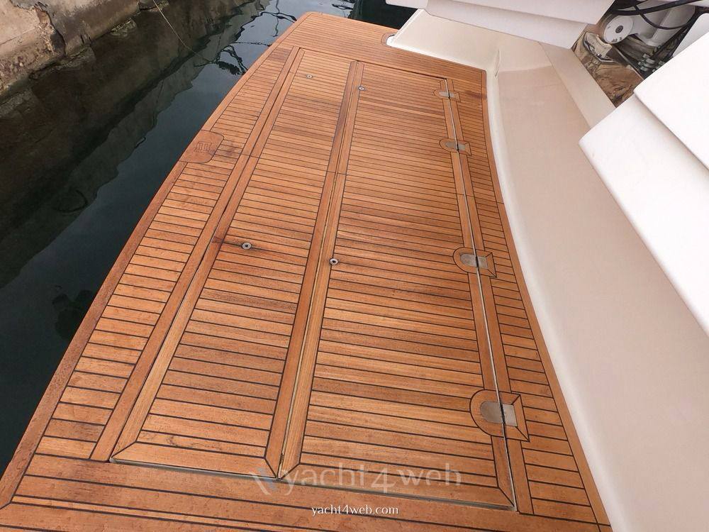 Ferretti yachts 620