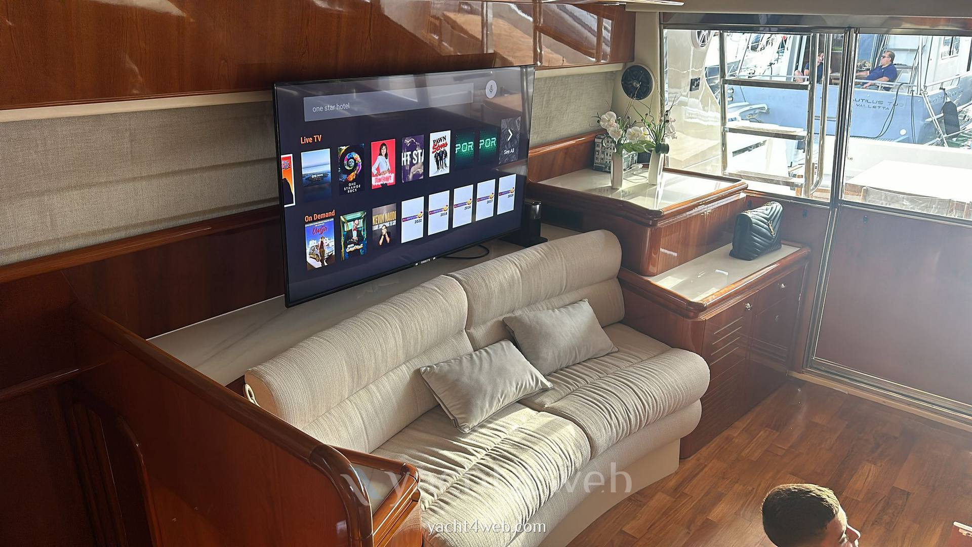 Ferretti yachts 620