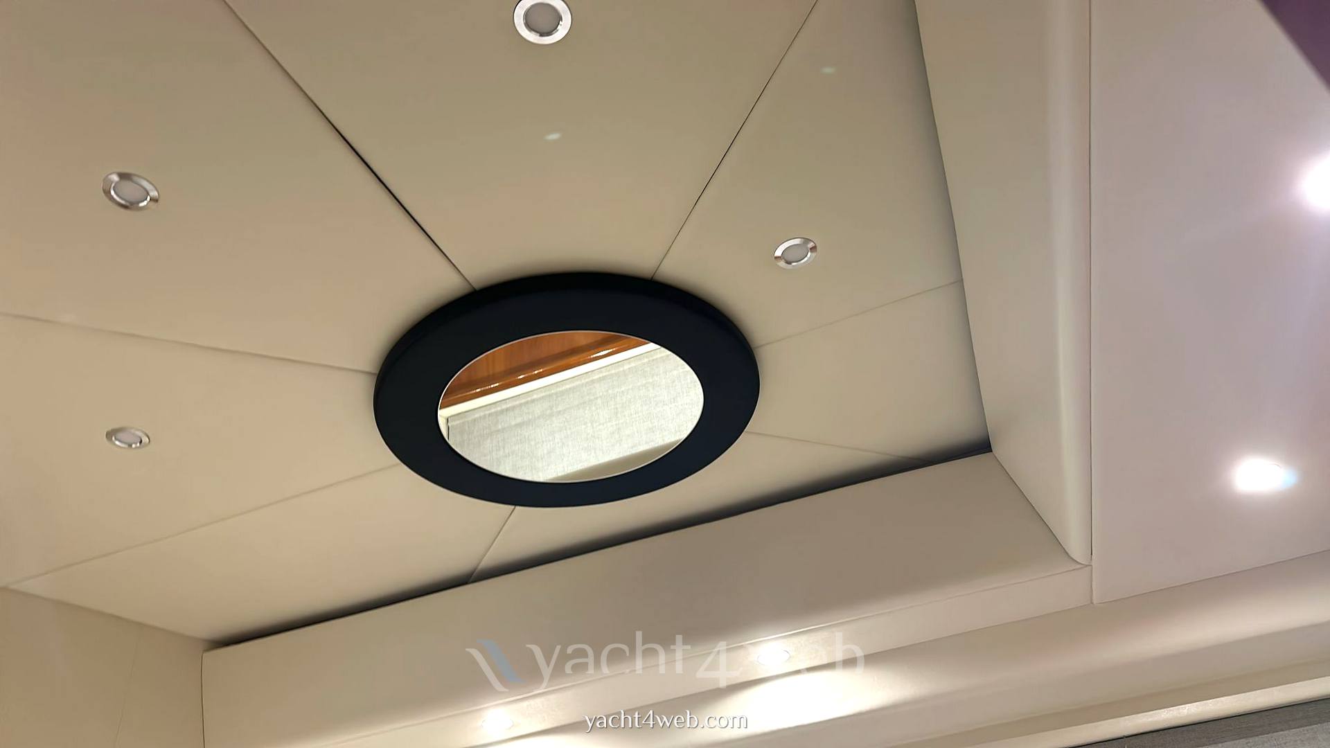 Ferretti yachts 620