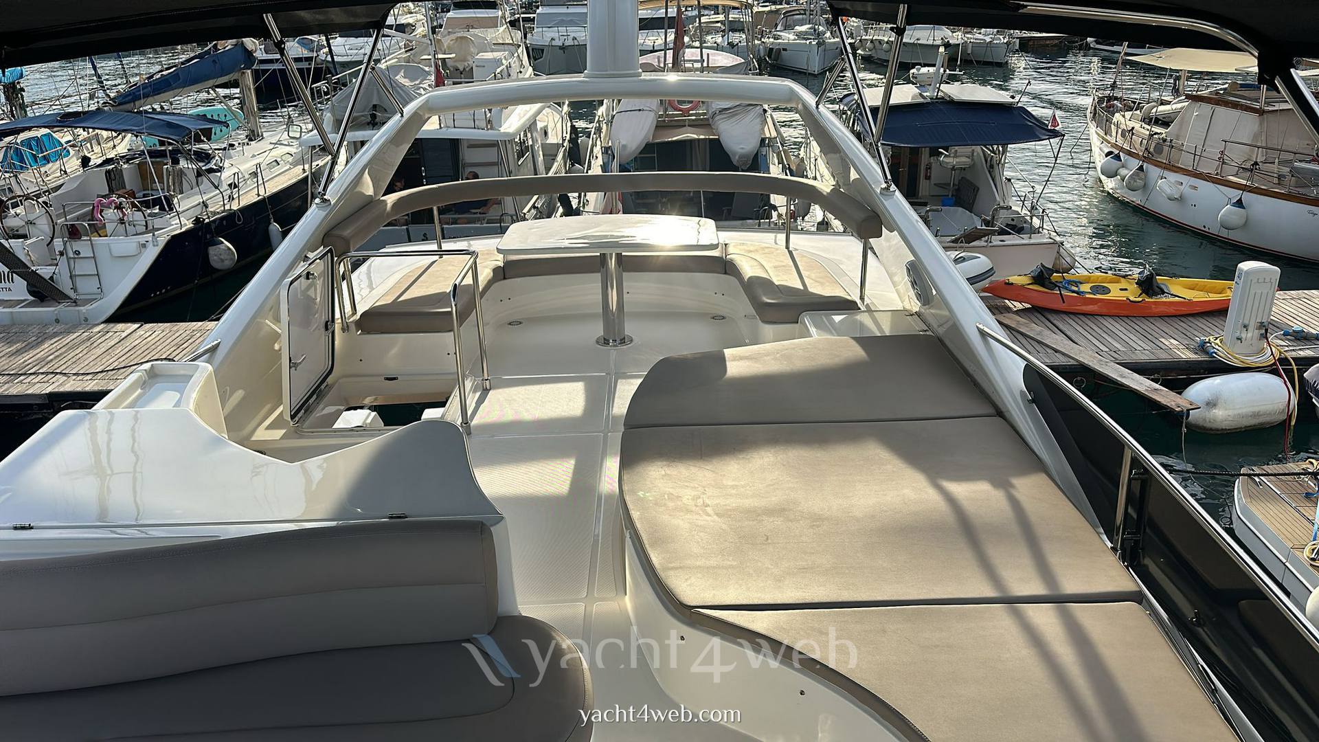 Ferretti yachts 620