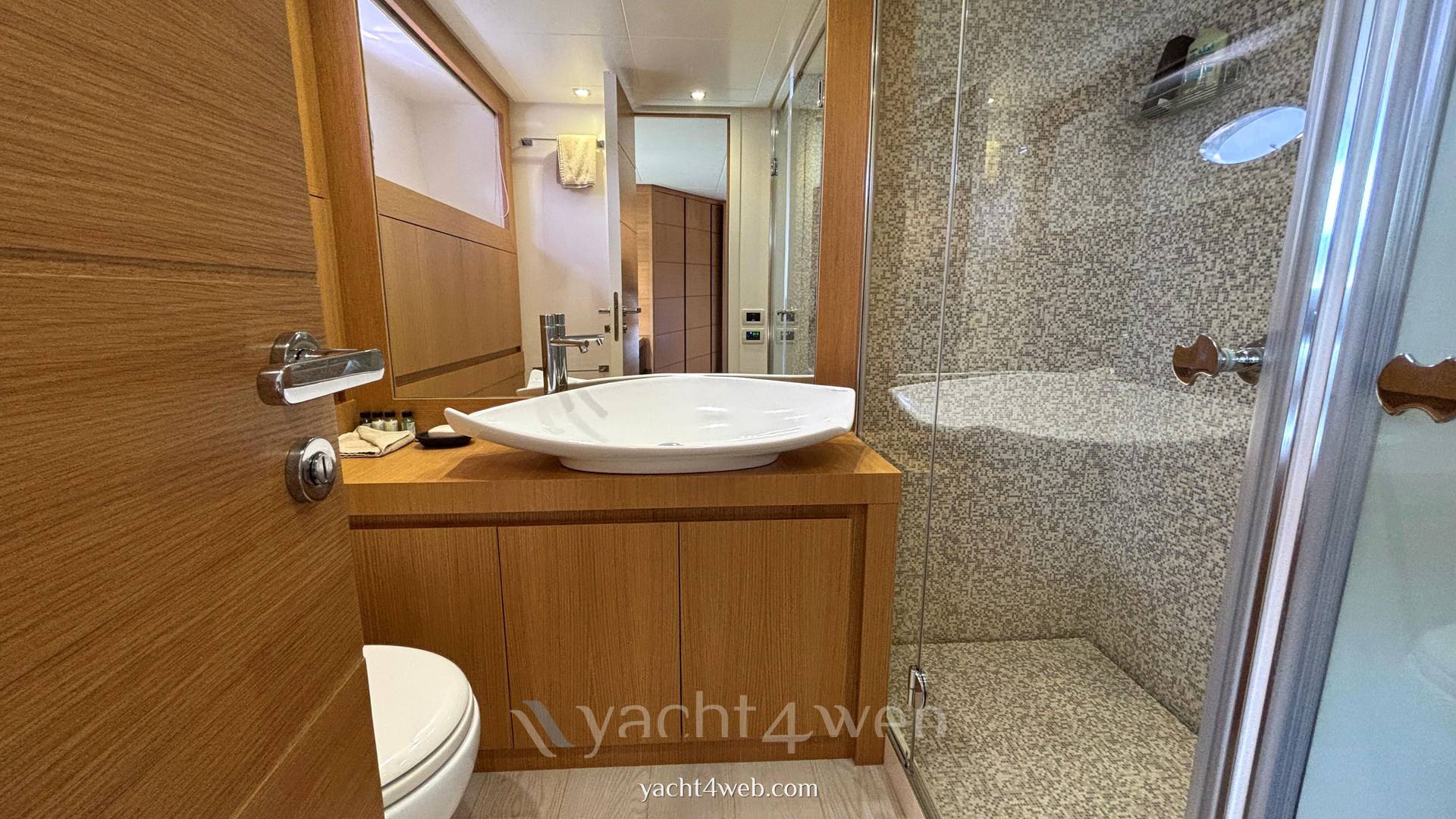 Pershing 74