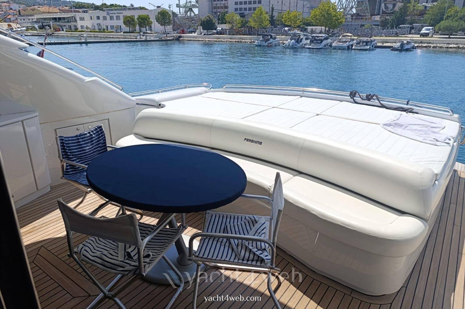 Pershing 76