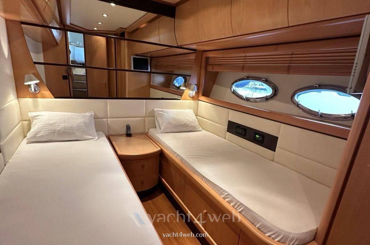 Pershing 76