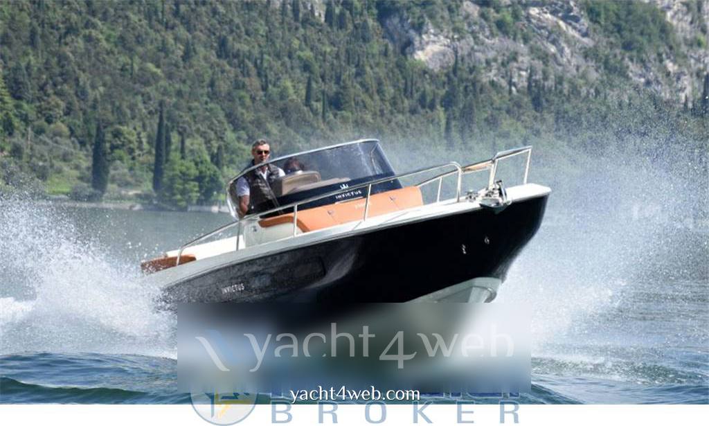 Invictus Capoforte - cx250 Barco a motor novo para venda