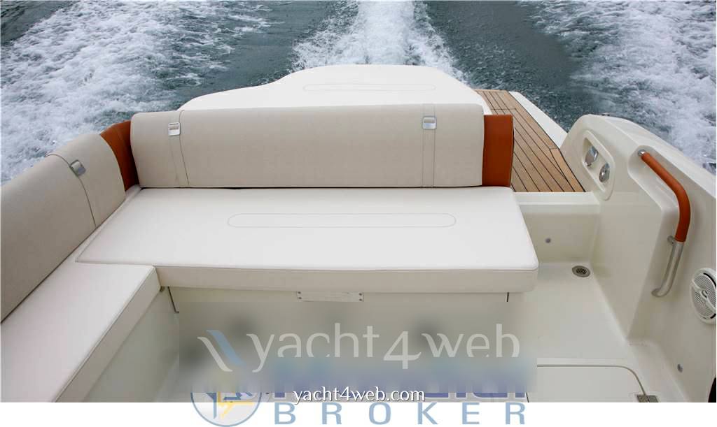 Invictus Capoforte - cx280i motor boat