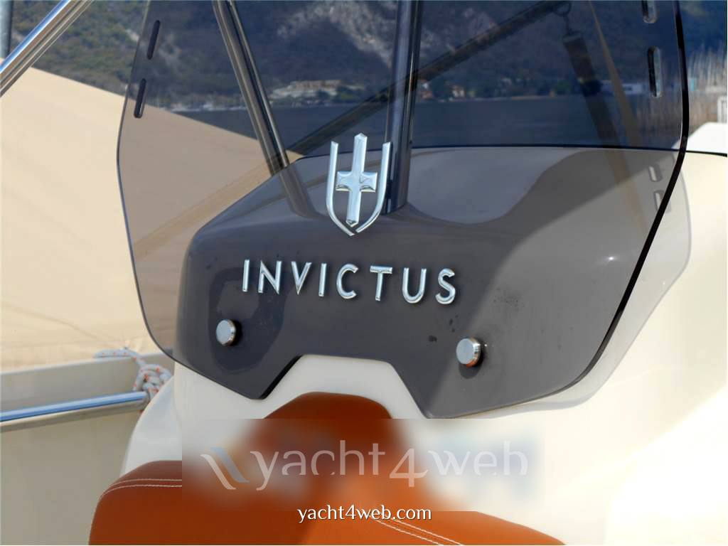 Invictus 190fx Express Cruiser verwendet