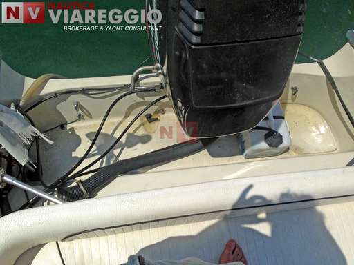 Boston whaler Boston whaler 18 outrage