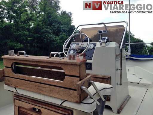 Boston whaler Boston whaler 19 outrage