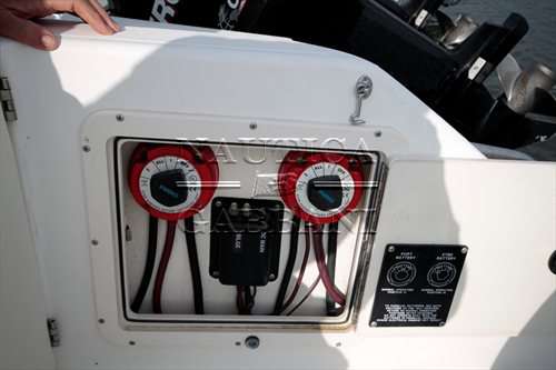 Boston Whaler Boston Whaler 26 outrage open