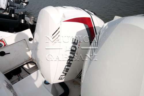 Boston Whaler Boston Whaler 26 outrage open