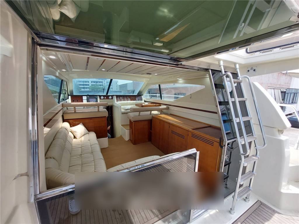 Ferretti 43 fly