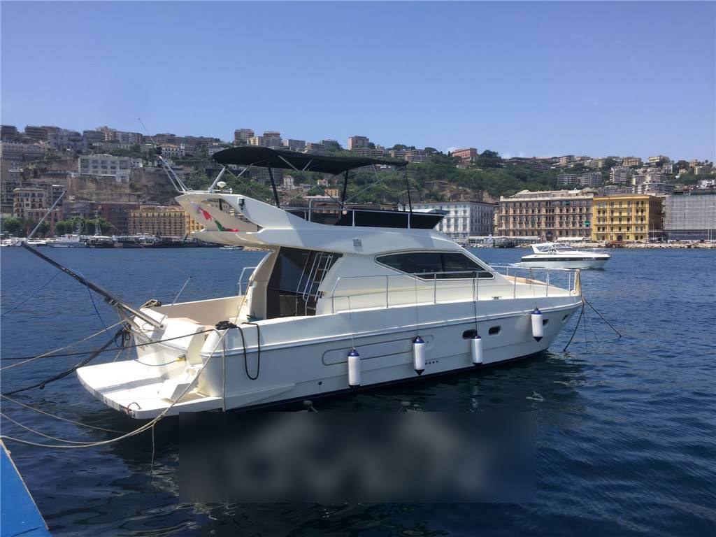 Ferretti 43 fly