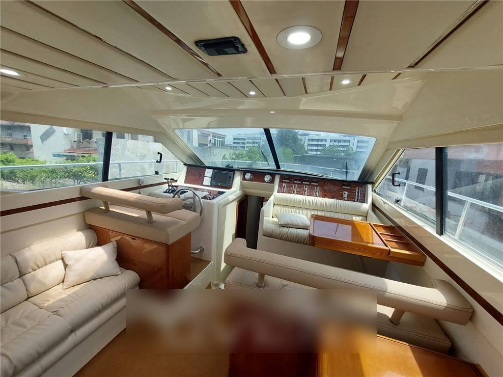 Ferretti 43 fly