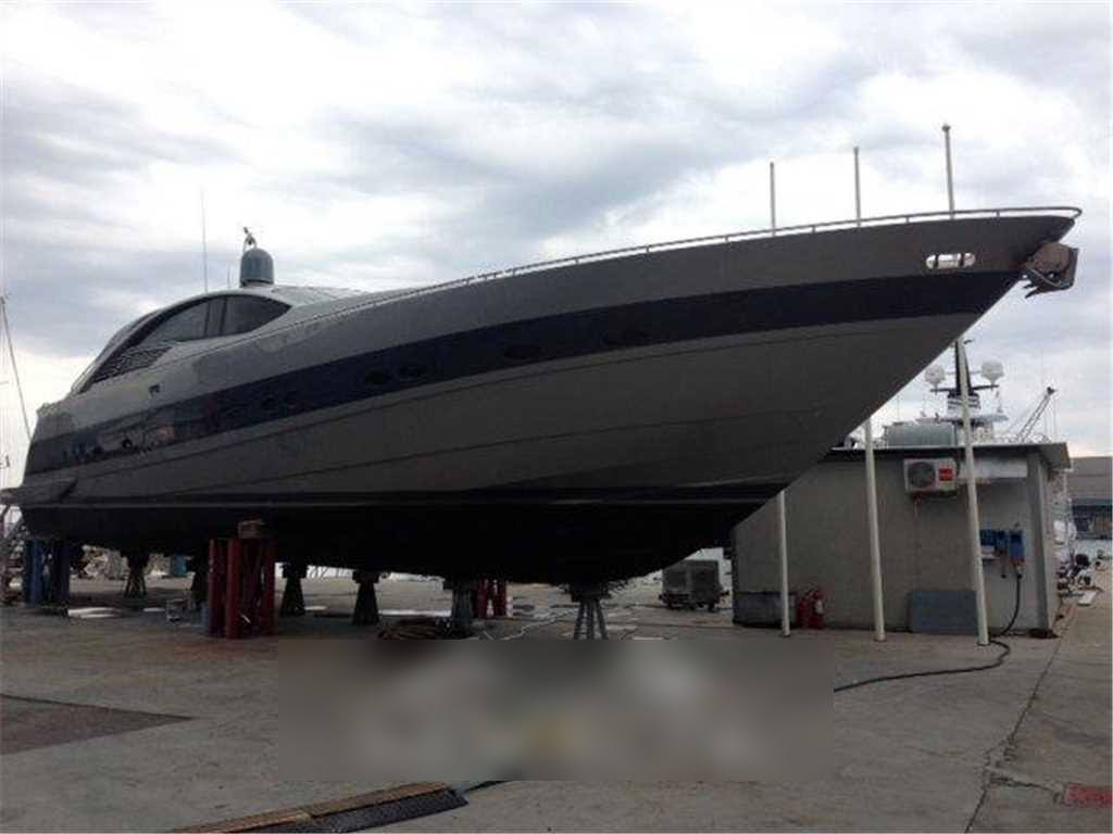 Pershing 88' hard top Esterno